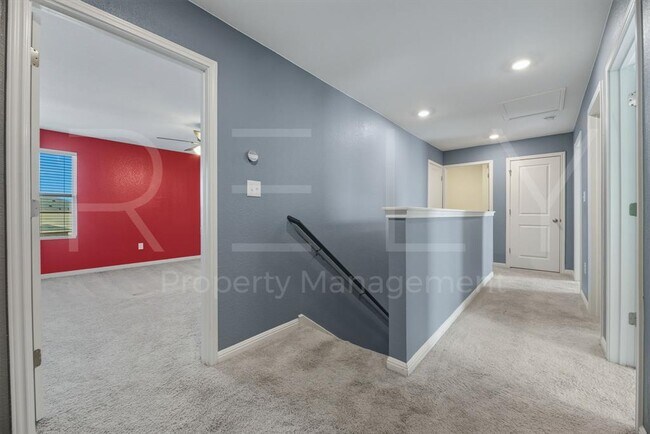 Building Photo - 220 Wonderful Life Way