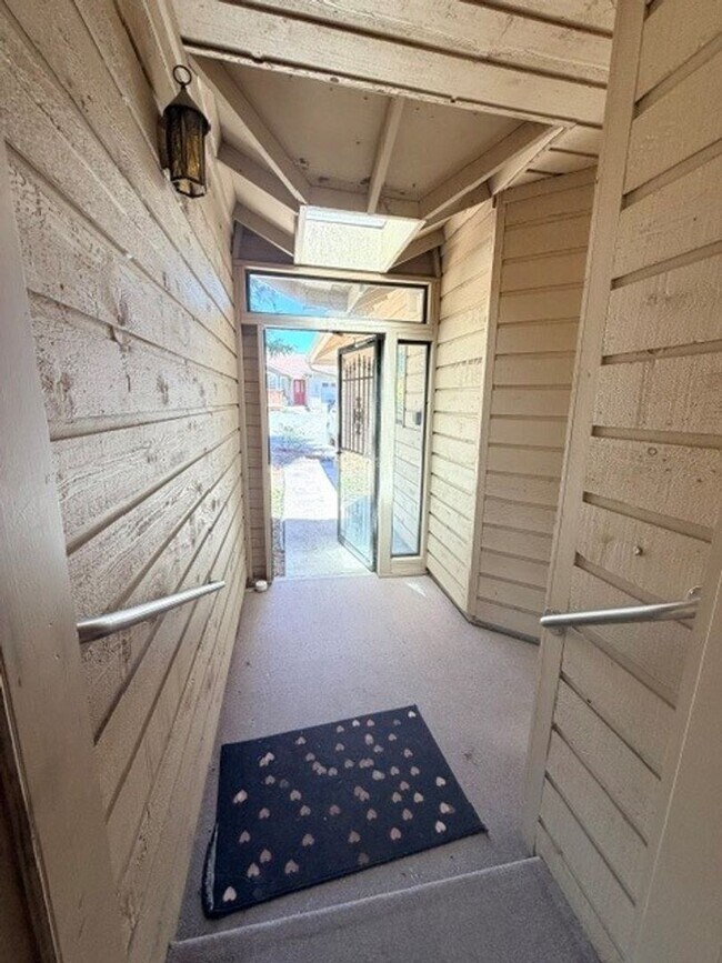 Building Photo - Charming 3-Bedroom Home with Garage & Lawn Care Included