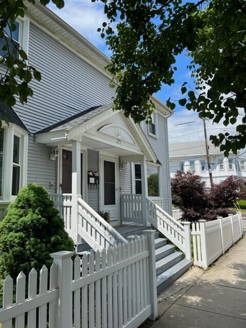 Building Photo - 275 Boston Ave
