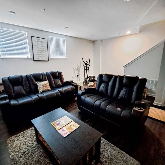 Building Photo - Gorgeous 3-Level End Unit Townhome, 3 Bedr...