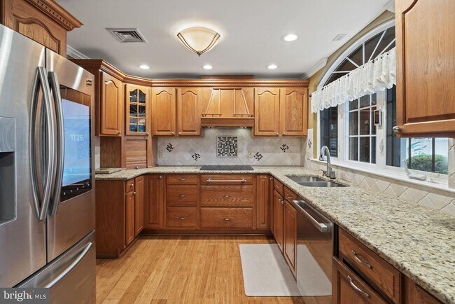 Building Photo - 79 Manor Cir