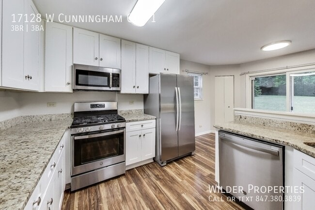 Building Photo - 17128 W Cunningham Ct