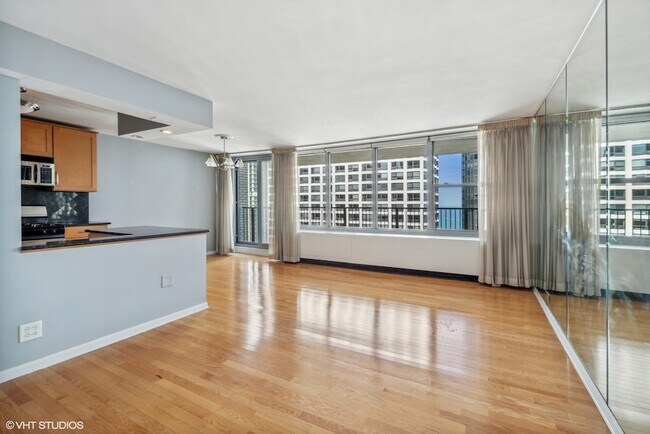 Building Photo - 400 E Randolph St