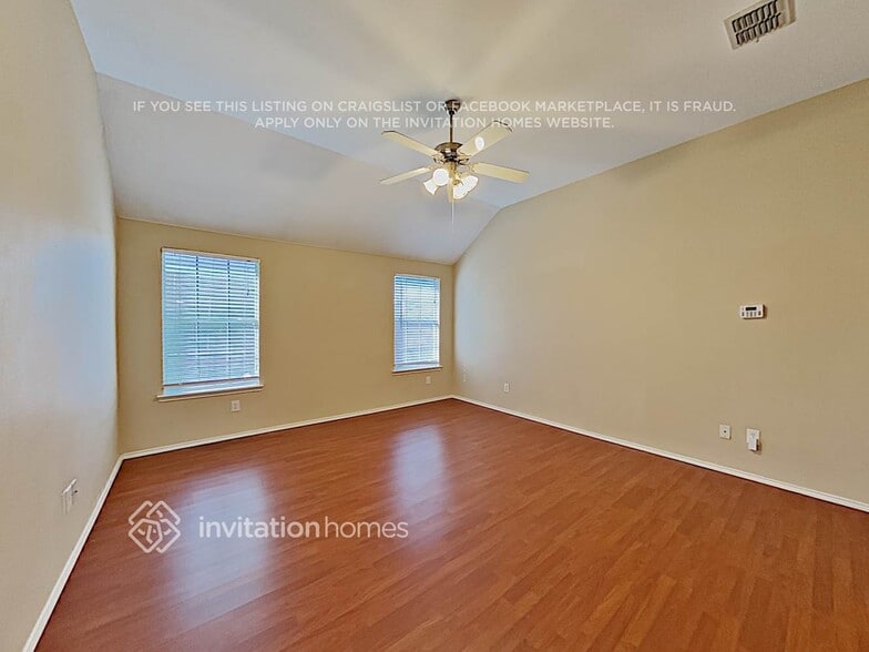 Building Photo - 1112 Sweetwater Dr