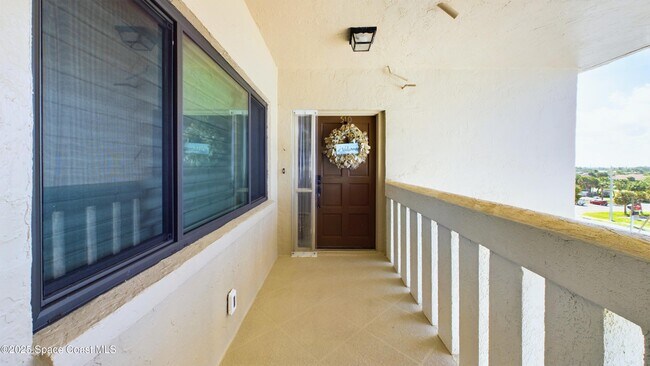 Building Photo - 995 N Hwy A1A