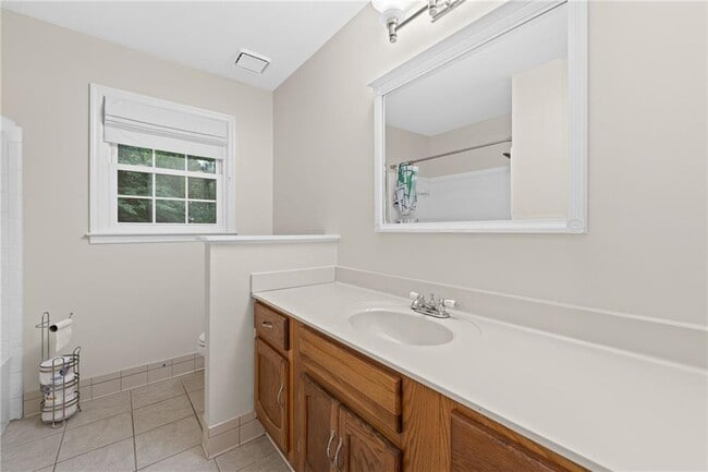 Building Photo - 4496 Windsor Oaks Dr