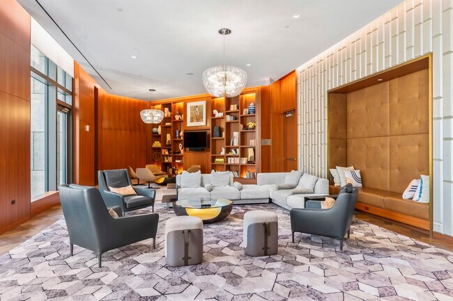 Building Photo - 99 Hudson St