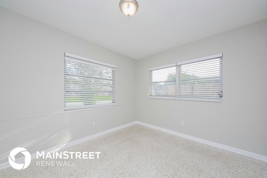 Building Photo - 417 Halsey St