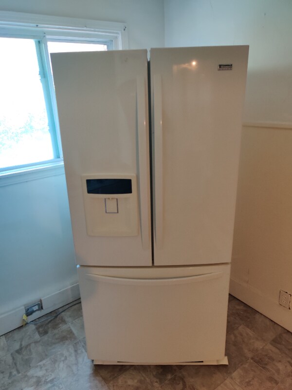 Building Photo - 90 Oak St