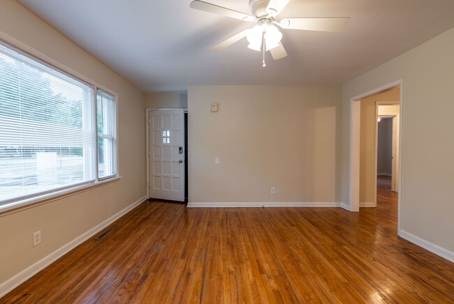 Building Photo - Portland Duplex