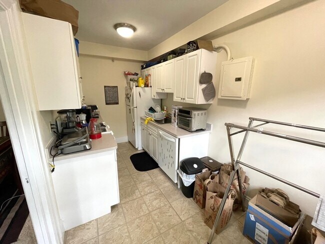 Building Photo - 1401 Beacon St