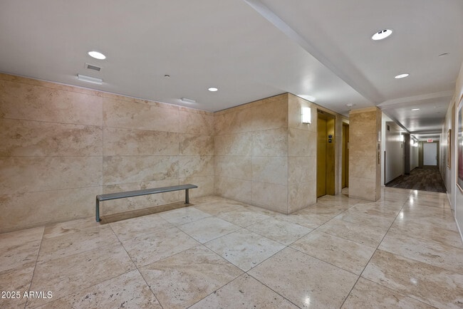 Building Photo - 7167 E Rancho Vista Dr