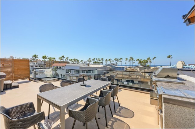 Building Photo - 502 E Balboa Blvd