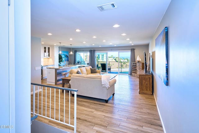 Building Photo - 886 Winding Way Dr