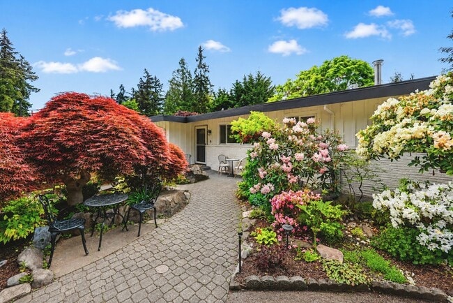 Building Photo - Luxury Wilburton Retreat | Updated 4BR Home with MIL Suite & Japanese Garden Near Downtown Bellevue