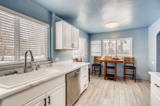 Building Photo - 3740 S Delaware St