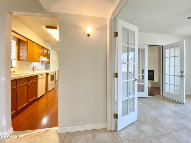 Building Photo - 308 Cabaret Dr