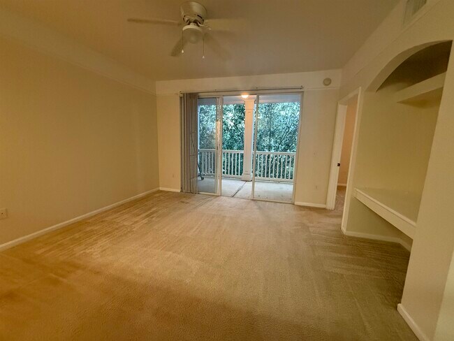 Building Photo - 2801 Chancellorsville Dr
