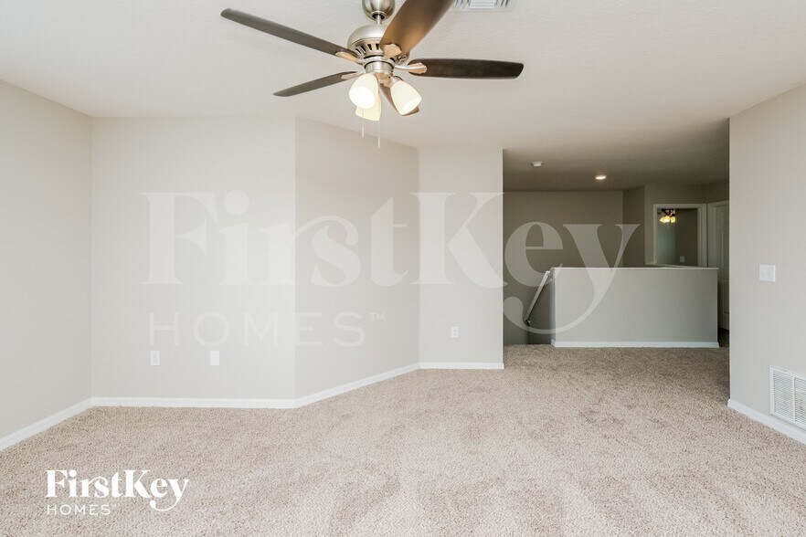 Building Photo - 4925 Woodmere Rd