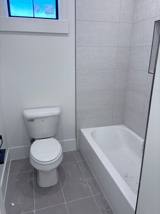 Building Photo - Luxury Living Near Sand Hollow – Spacious ...