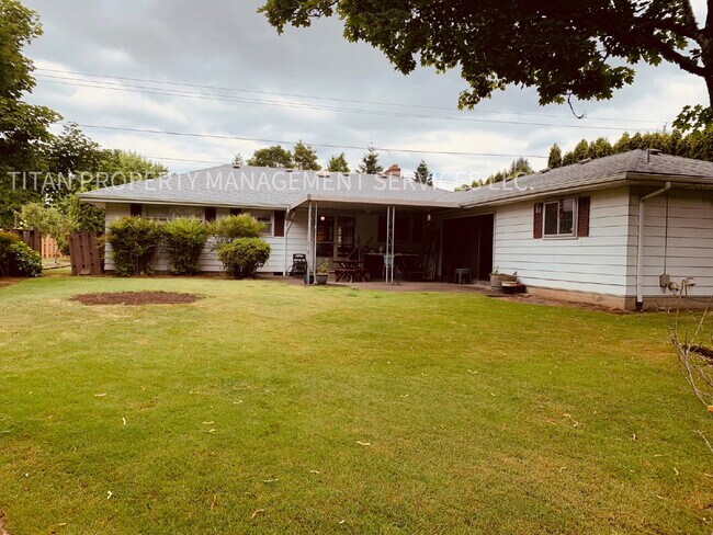 Building Photo - 13924 E Burnside St