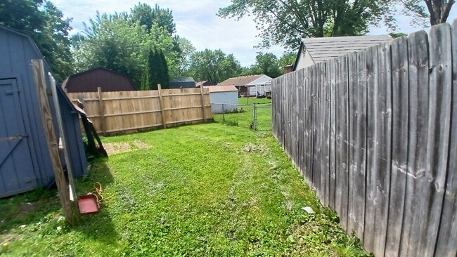 Building Photo - 1506 Yazoo Dr