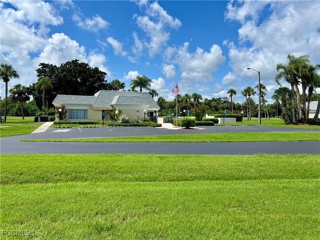 Building Photo - 10 Regency Ct