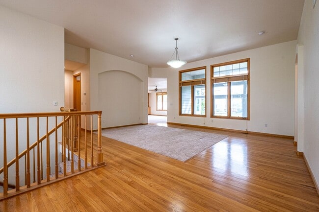 Building Photo - 4 Bed 3 Bath Home in Highlands Meadows - Windsor!