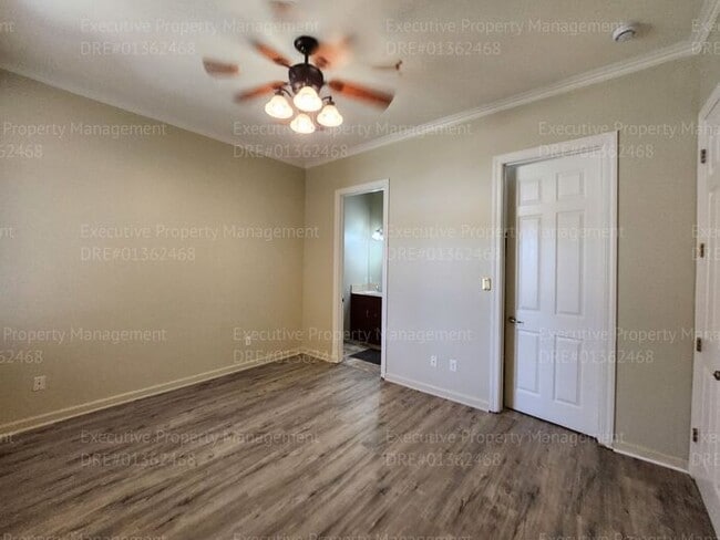 Building Photo - 4 bedroom 3 FULL bath/ 3 CAR Garage.. 2418...