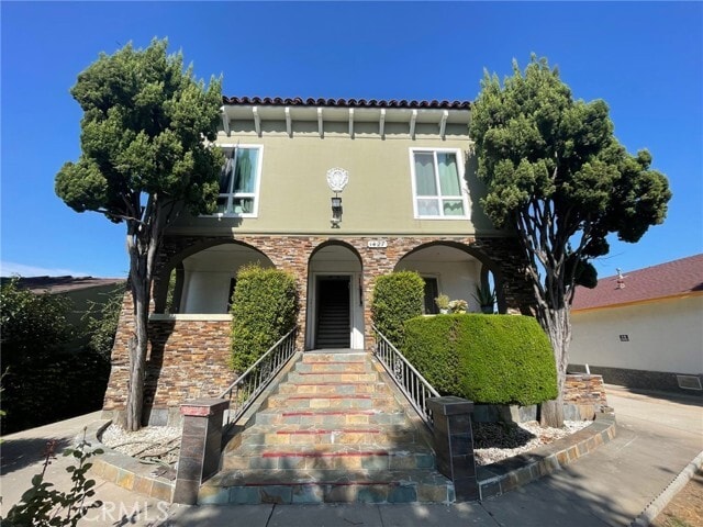 Building Photo - 1427 S Chapel Ave