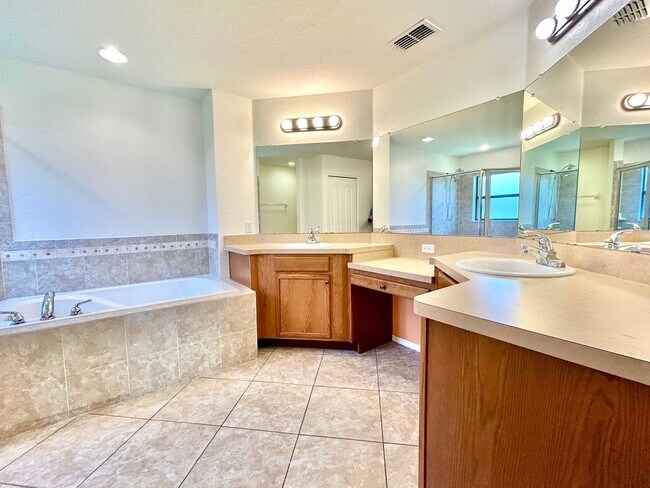 Building Photo - Designed for Living! 4beds, 2baths, attic ...