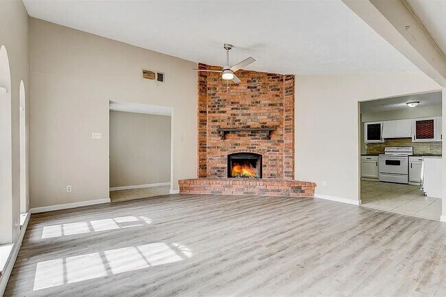 Building Photo - 1316 Royster Rd