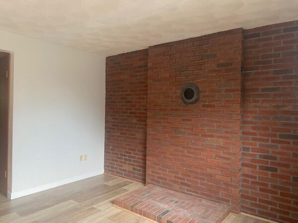 Building Photo - 417 Brown St