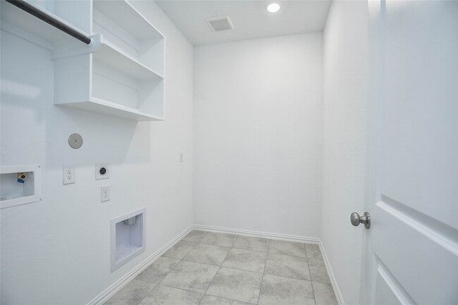 Building Photo - 8726 Fairbrook Dr