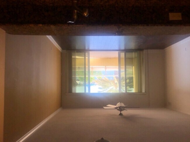 Building Photo - 375 Emerson Plz