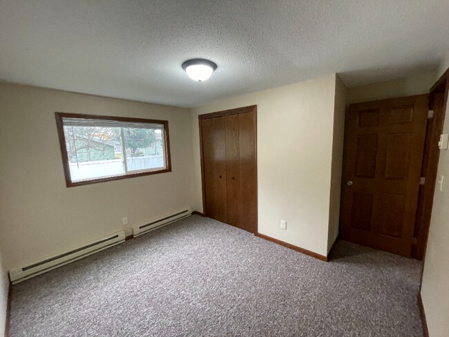 Building Photo - 1214 Gilmore Ave