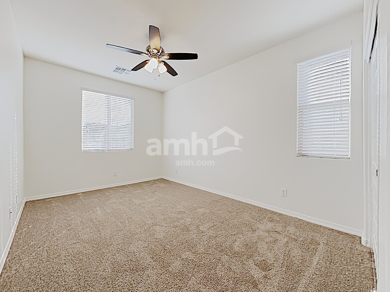 Building Photo - 2264 S Osborn Ln