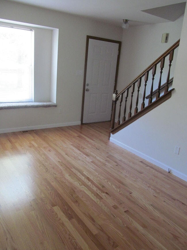 Building Photo - 1489 Dartmouth Dr