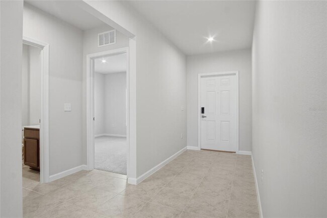 Building Photo - 724 Cantaberry Dr