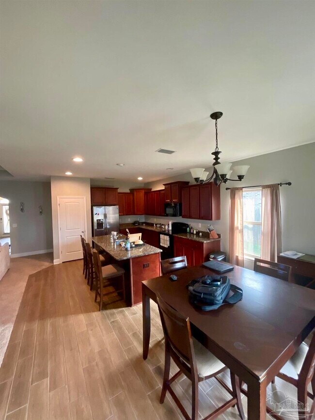 Building Photo - 4632 Dupont Cir