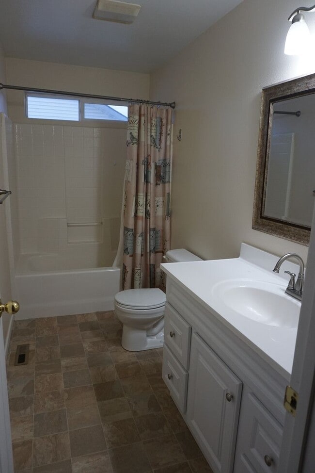 Building Photo - Northeast Twin Falls 3 Bed Home – Minutes to Hospital & Pole Line Access