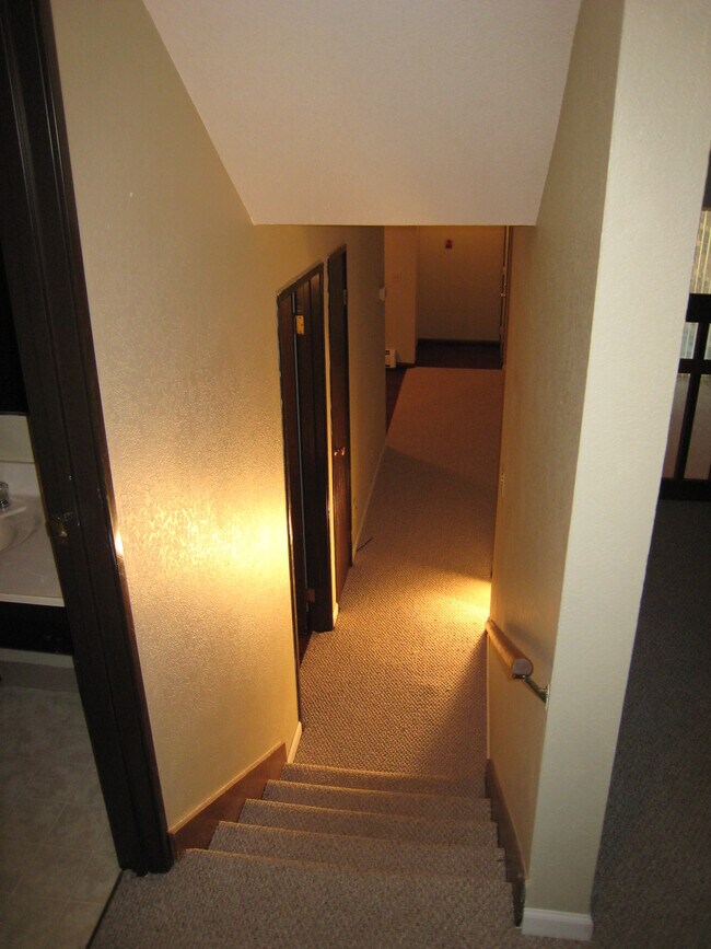 Building Photo - 209 Royal Ct