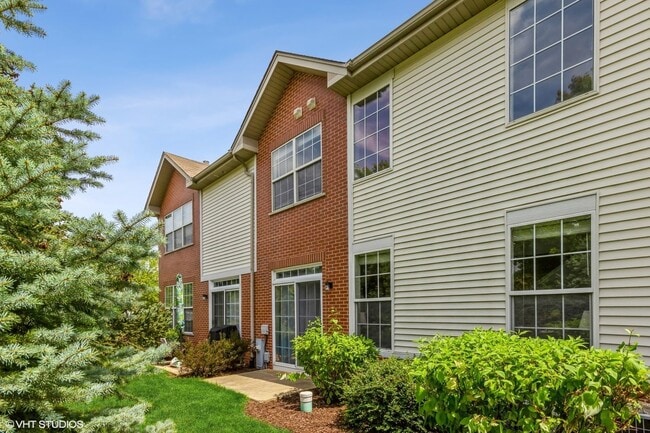 Building Photo - 24226 Walnut Cir