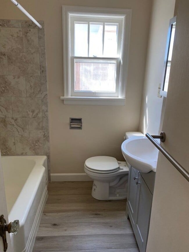 Building Photo - ALL PROSPECTIVE TENANTS MUST SUBMIT A $58 ...