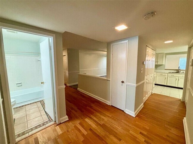 Building Photo - 57 Doranne Ct