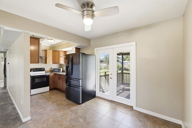 Building Photo - 1107 Jamela Dr