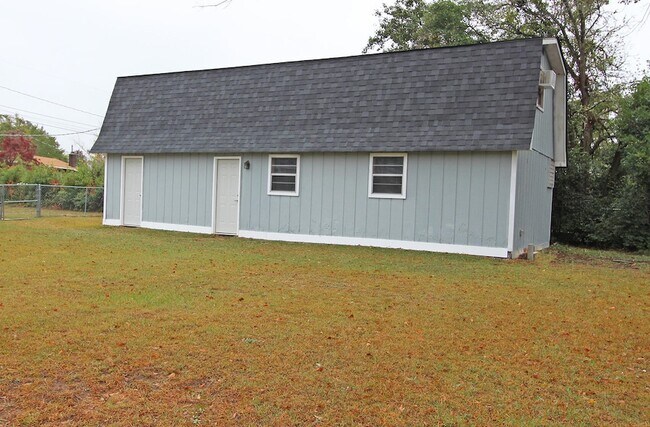 Building Photo - 401 Windridge Dr