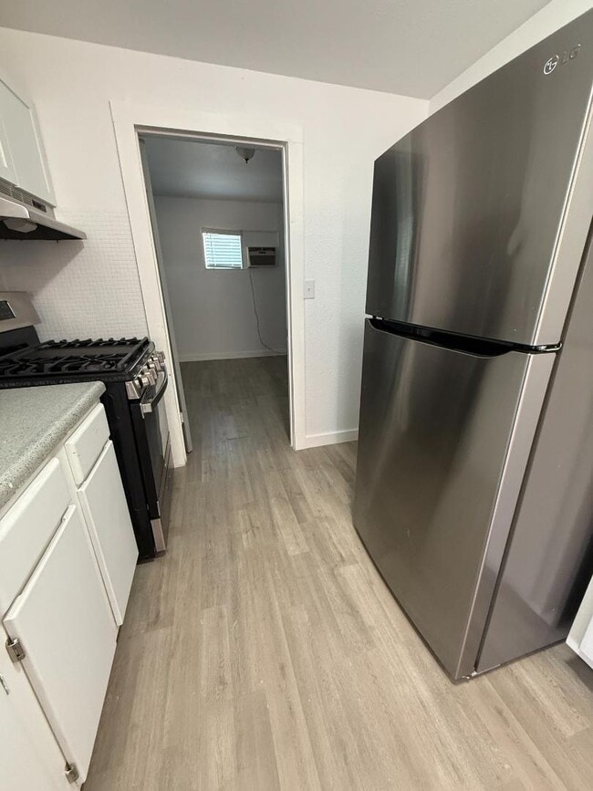 Building Photo - 1910 Escalon Ave