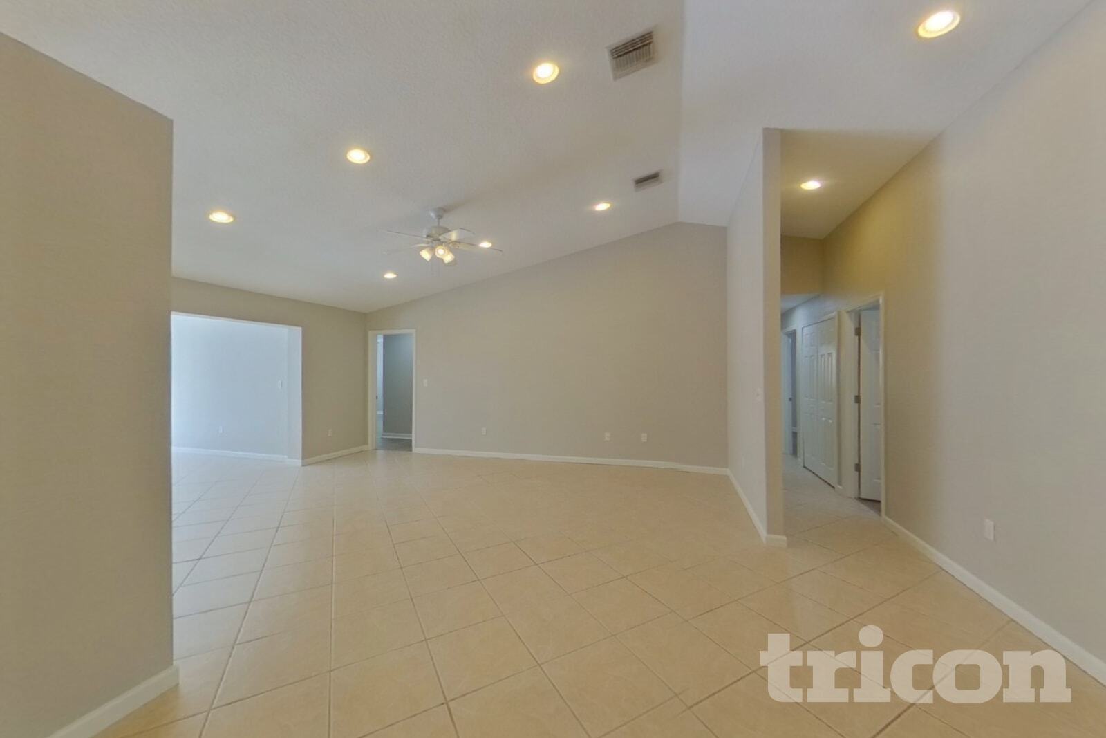 Building Photo - 14980 Crown Dr