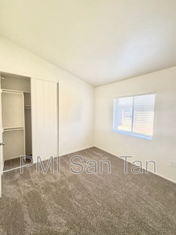 Building Photo - 10 W Concorda Dr